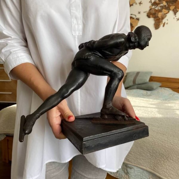 Sculpture Janson-Manizer – Patineuse de Vitesse – Fonte – 1956 – Leningrad