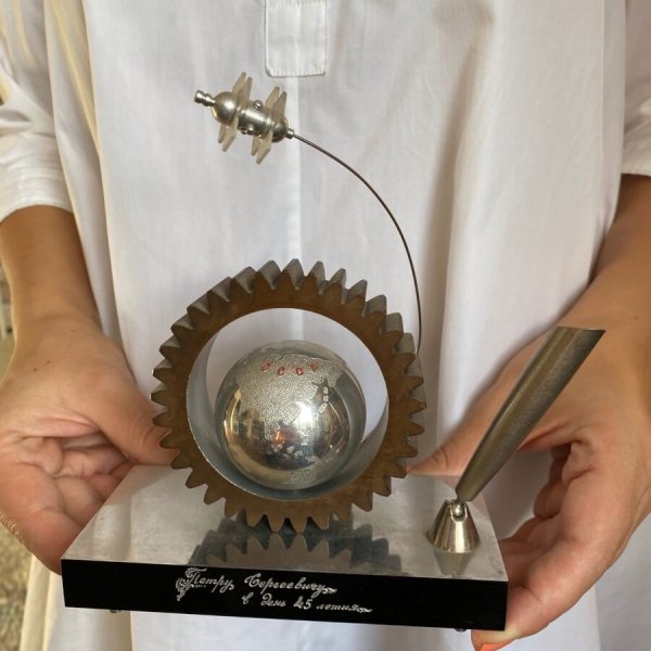 Cadeau Ingénieur Industrie Aérospatiale Soviétique – Satellite