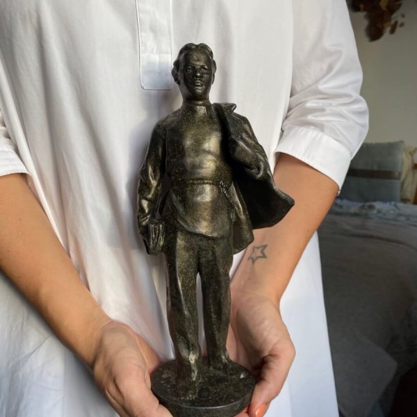 Sculpture Jeune Vladimir Lénine – Fonte – Années 70