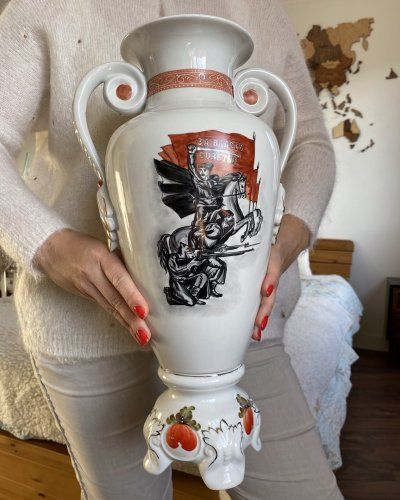 Vase Porcelaine Propagande – Pour le Pouvoir des Soviets – 1969 – Vassili Tchapaïev