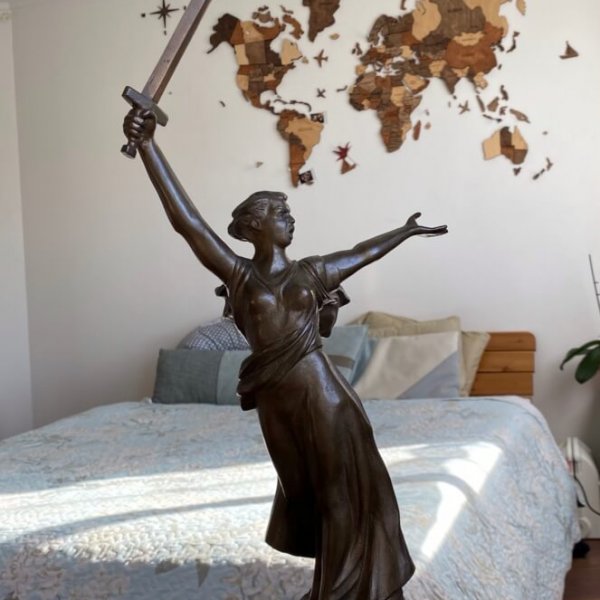 Sculpture en bronze – Mère Patrie – 60cm
