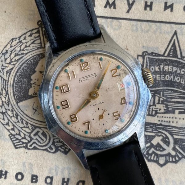 Montre Vostok – Années 50 – Date