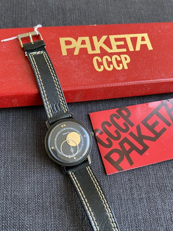 Montre Raketa Copernic – NOS – Noire