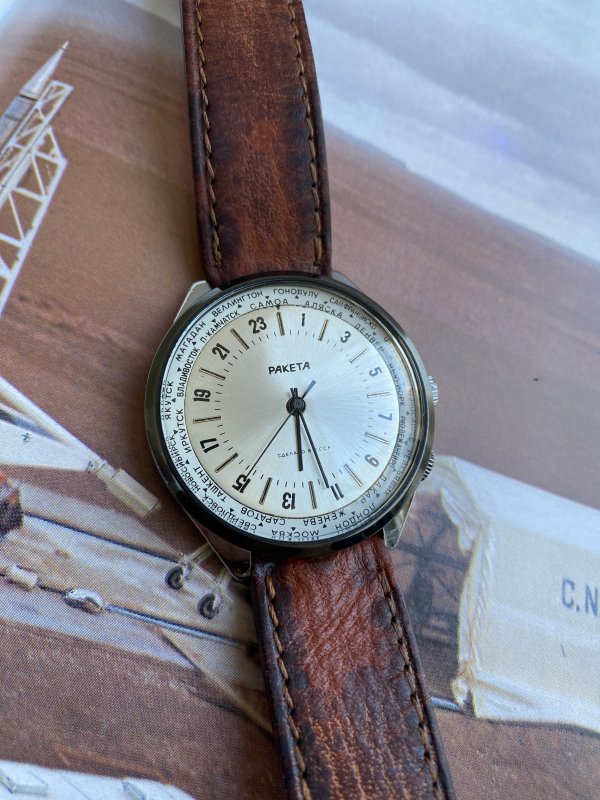 Montre Raketa – Mouvement 24 Heures – Ville du Monde – 738