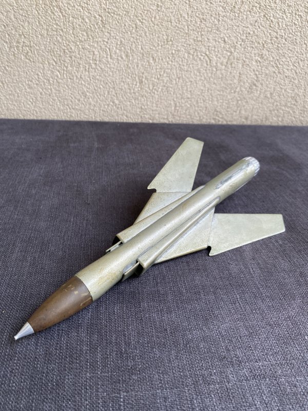 Modèle Métal bakélite - Mig 23 – Image 2