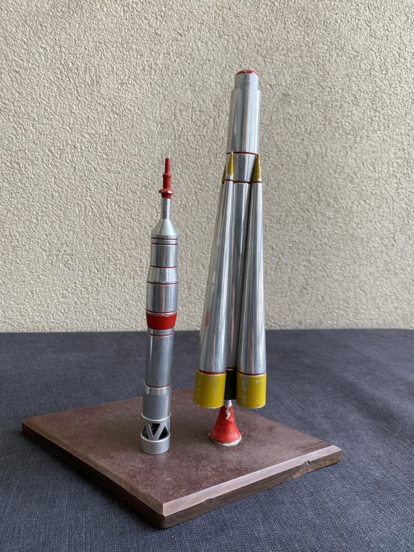 Modèle Fusée Soyuz URSS – Aluminium Bakélite – 45 cm – Image 2