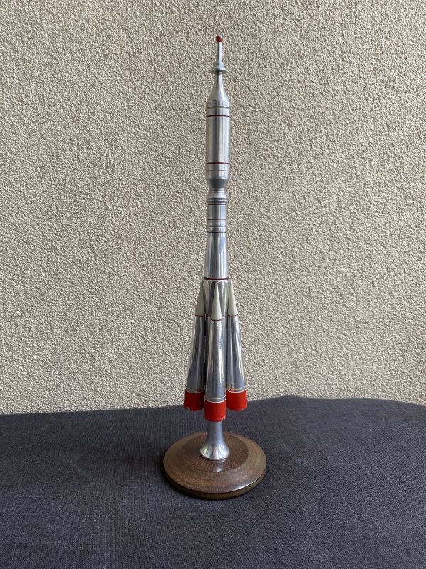 Modèle Fusée Soyuz URSS – Aluminium Bakélite – 38 cm