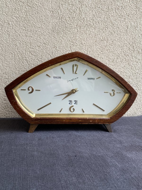 Horloge de Table - Mid Century - Energia - Trois Calendriers