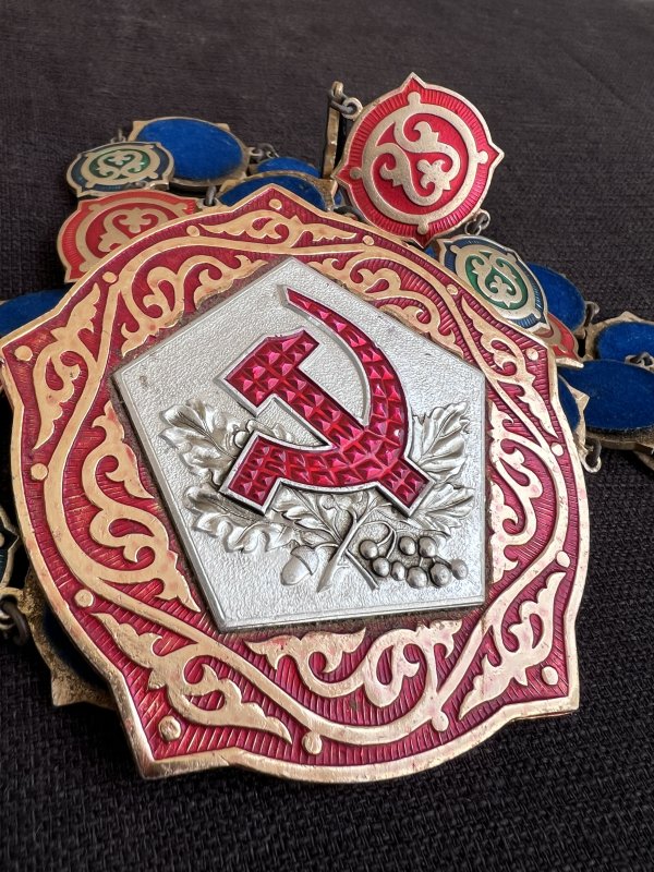 Collier - Agent Enregistrement Mariage URSS – Image 2