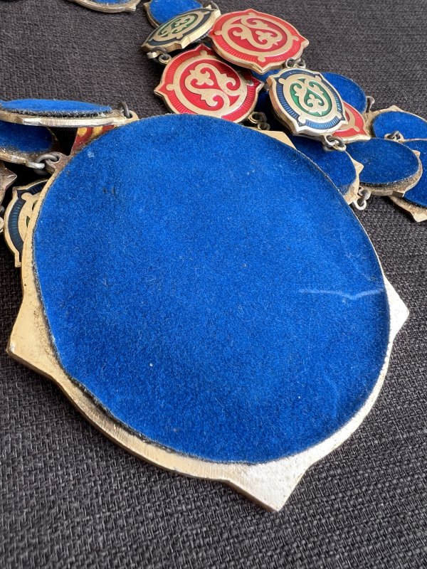 Collier - Agent Enregistrement Mariage URSS – Image 3