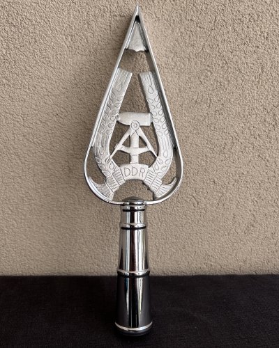 Hampe Drapeau - RDA - Bronze