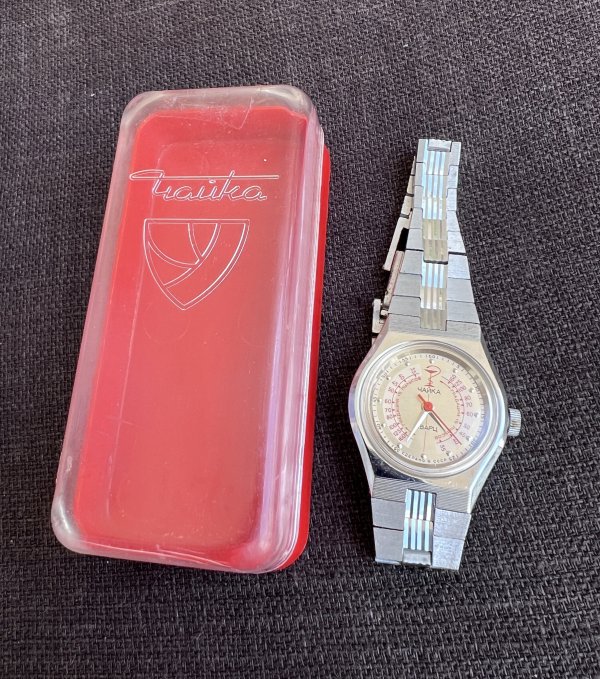 Montre Médecin Femme - Chaika - Boite