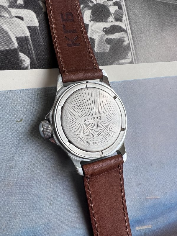 Vostok KGB - 2416B - Année 1991 – Image 4