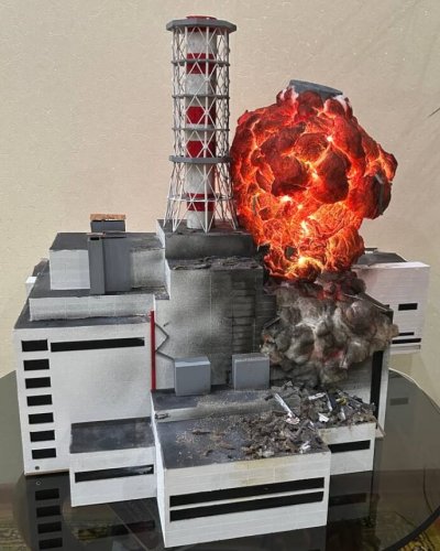 Maquette Diorama - Explosion Réacteur Tchernobyl - Veilleuse