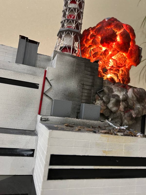 Maquette Diorama - Explosion Réacteur Tchernobyl - Veilleuse – Image 7