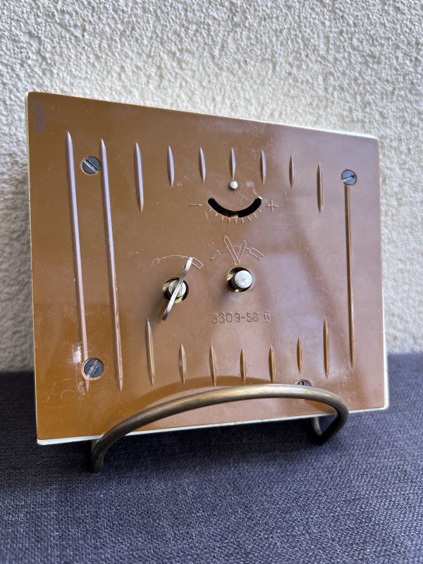 Horloge Bureau Bakélite - Yantar - TV – Image 4