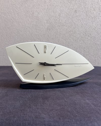 Horloge Yantar - Années 60 - Design - Bakélite