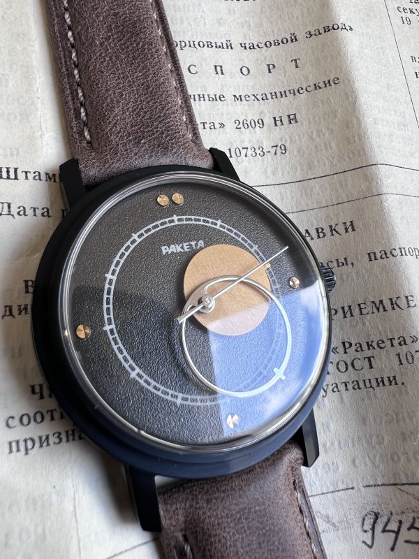 Montre Raketa Copernic – NOS – Noire – Image 3