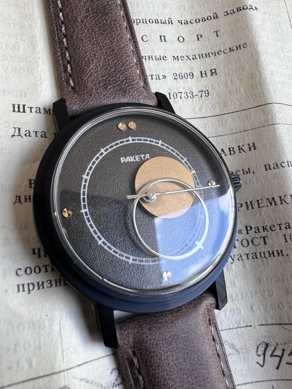 Montre Raketa Copernic – NOS – Noire – Image 4