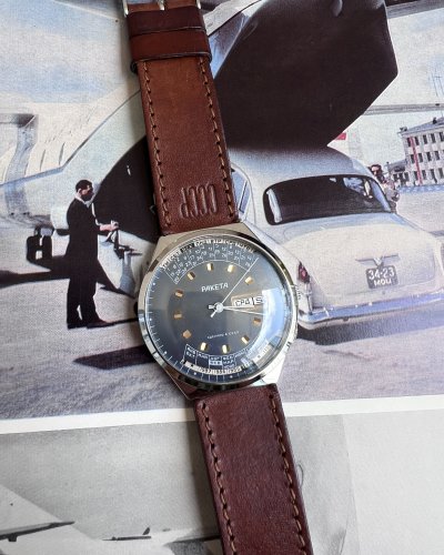 Montre Raketa -Calendrier Perpétuel – NOS - Bracelet d'origine