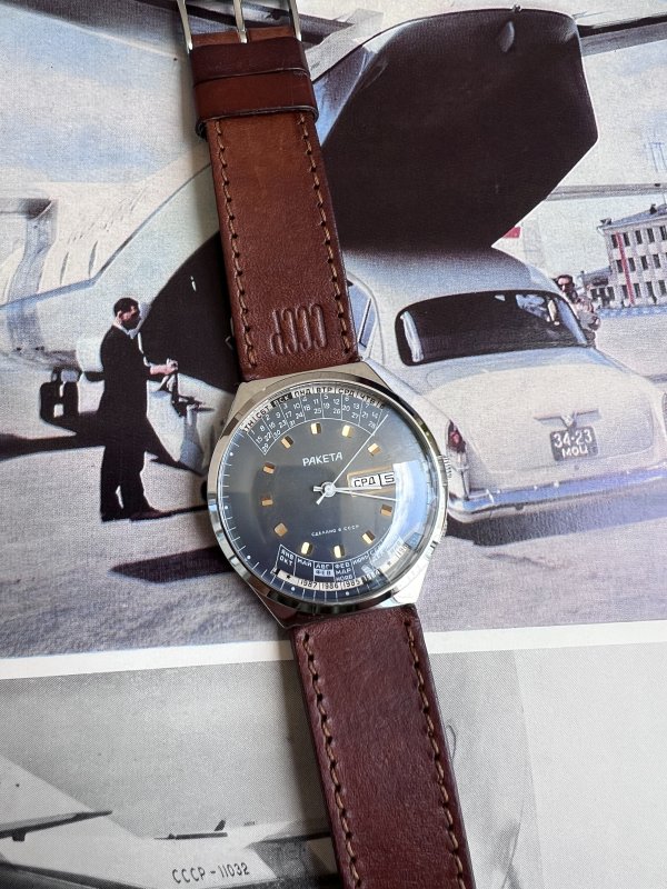Montre Raketa -Calendrier Perpétuel – NOS - Bracelet d'origine