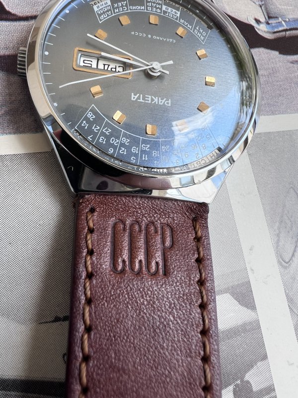 Montre Raketa -Calendrier Perpétuel – NOS - Bracelet d'origine – Image 3