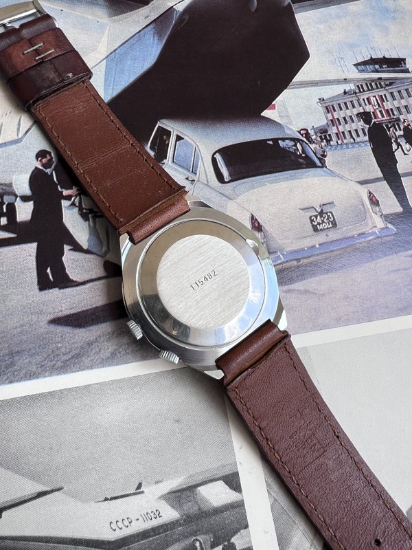 Montre Raketa -Calendrier Perpétuel – NOS - Bracelet d'origine – Image 4