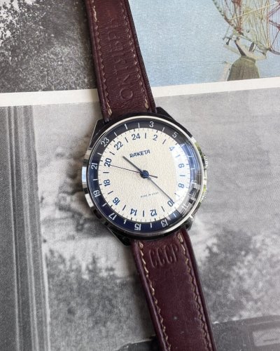 Montre Raketa – Mouvement 24 Heures – Cercle Arctique – Bracelet d'origine