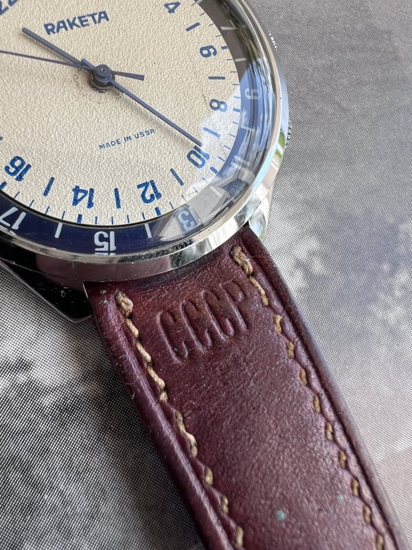Montre Raketa – Mouvement 24 Heures – Cercle Arctique – Bracelet d'origine – Image 4