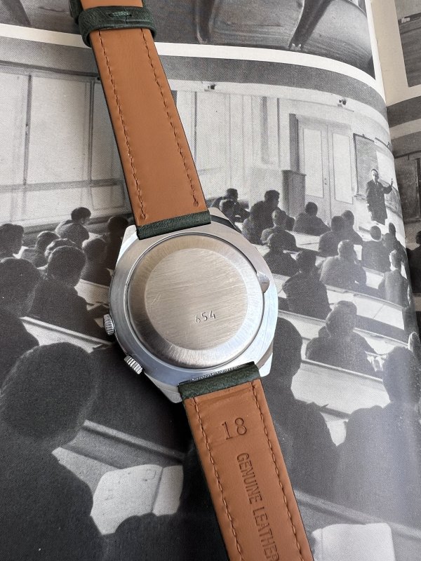 Montre Raketa -Calendrier Perpétuel – Tank - Collège – Image 3