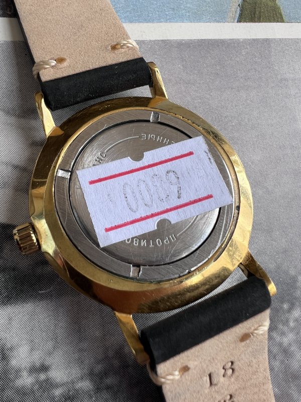 Montre Luch 2209 - Plaquée Or - Fine – Image 4