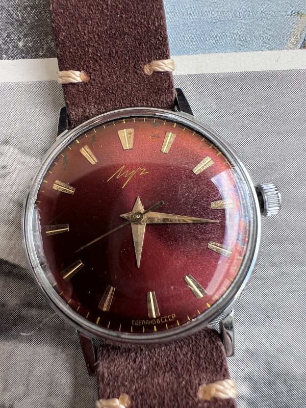 Montre Luch - 2209 - Rouge - Certificat Entretien – Image 2
