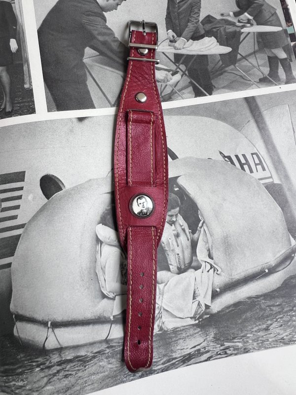 Bracelet Cuir Soviétique – Youri Gagarine - Rouge