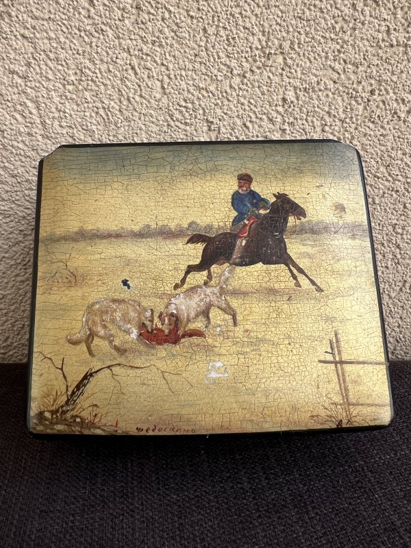 Boite Papier Mâché Laquée – Scène de Chasse – Fedoskino