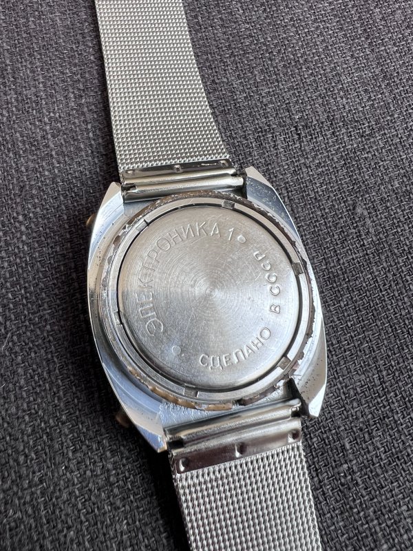 Montre Elektronika 1 – Pulsar – LED – Image 4