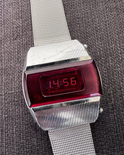 Montre Elektronika 1 – Pulsar – LED