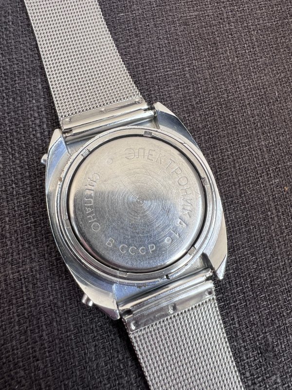 Montre Elektronika 1 – Pulsar – LED – Image 3