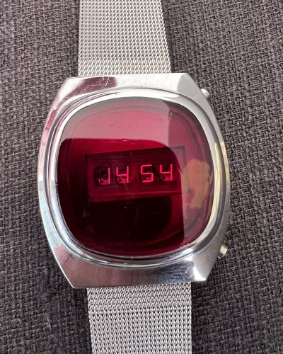 Montre Elektronika 1 – Pulsar – LED - Hublot