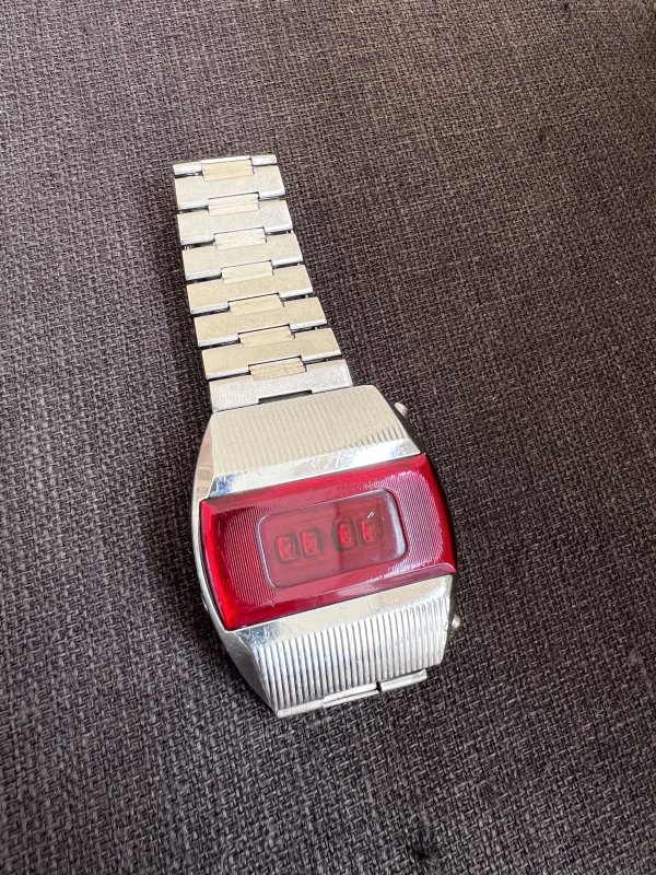 Montre Elektronika 1 - Pulsar - LED – Image 2