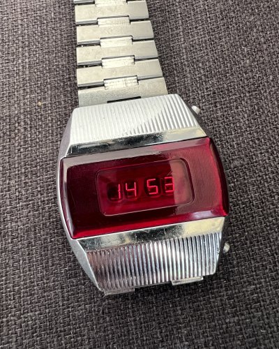 Montre Elektronika 1 - Pulsar - LED