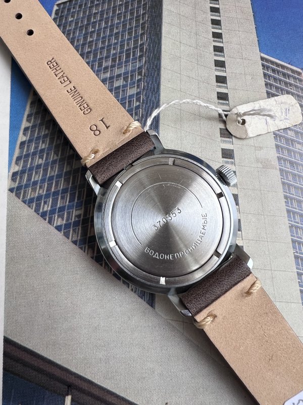 Montre Vostok Neuve Boite -Grappe de Raisin – Image 3