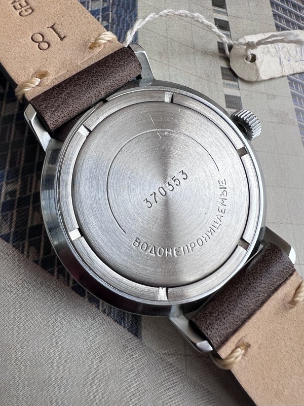 Montre Vostok Neuve Boite -Grappe de Raisin – Image 4