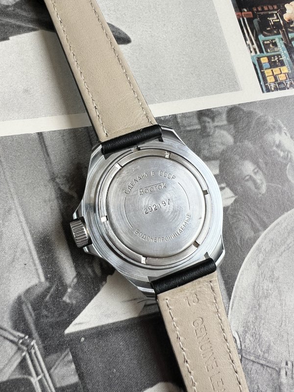 Montre Vostok Komandirskie Noire – Étoile Rouge - Image 3