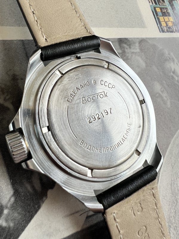 Montre Vostok Komandirskie Noire – Étoile Rouge - Image 4